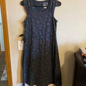 Merrell opti-wick upf 50+ floral dress size small